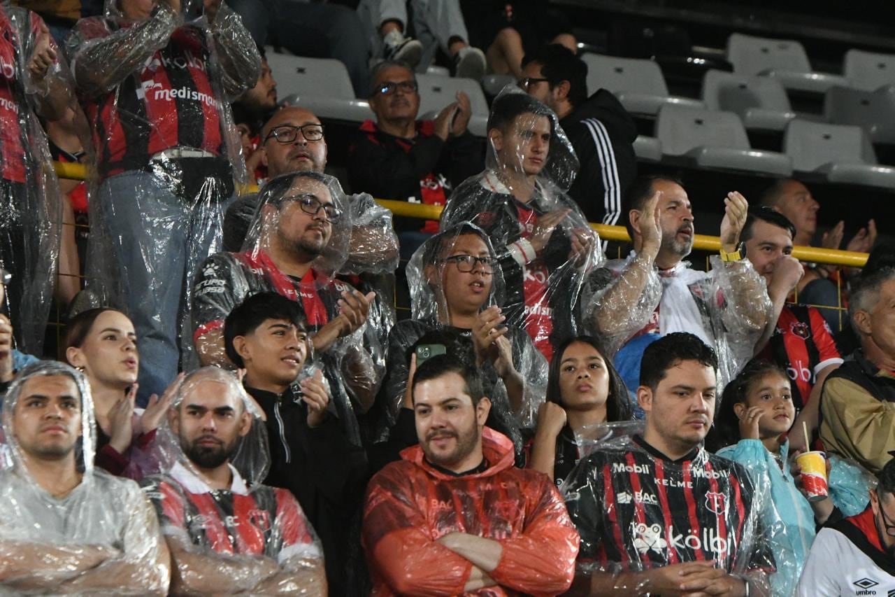 21/04/2025, Alajuela, Estadio Alejandro Morera Soto, partido de la jornada 19 del torneo de clausura 2025, entre Liga Deportiva Alajuelense y el Deportivo Saprissa.