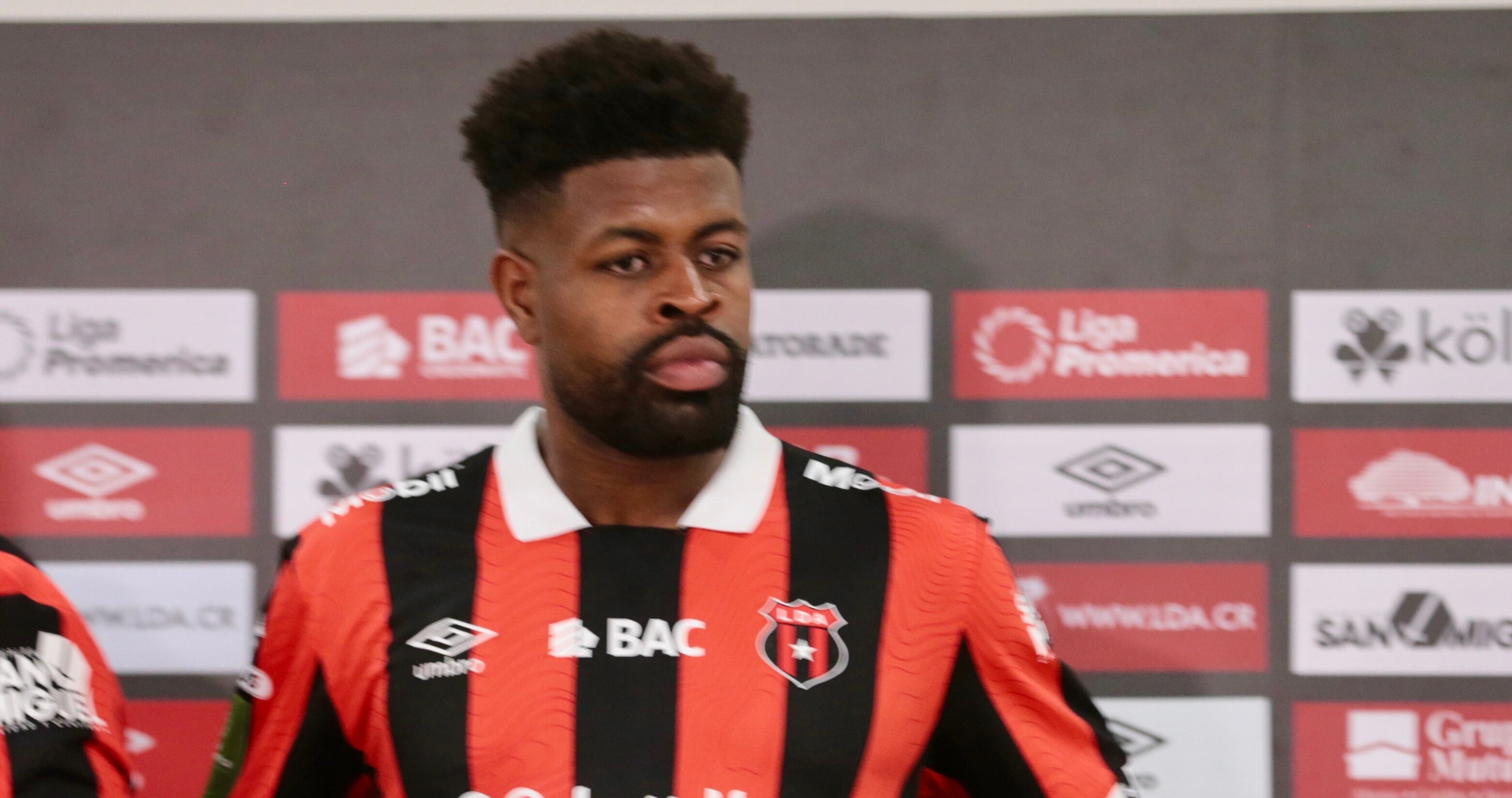 केविन कॅबेझस डिएगो कॅम्पोस जोनाथन मोआ मॅन्झ्रीकर जेम्स लीग मजबुतीकरण