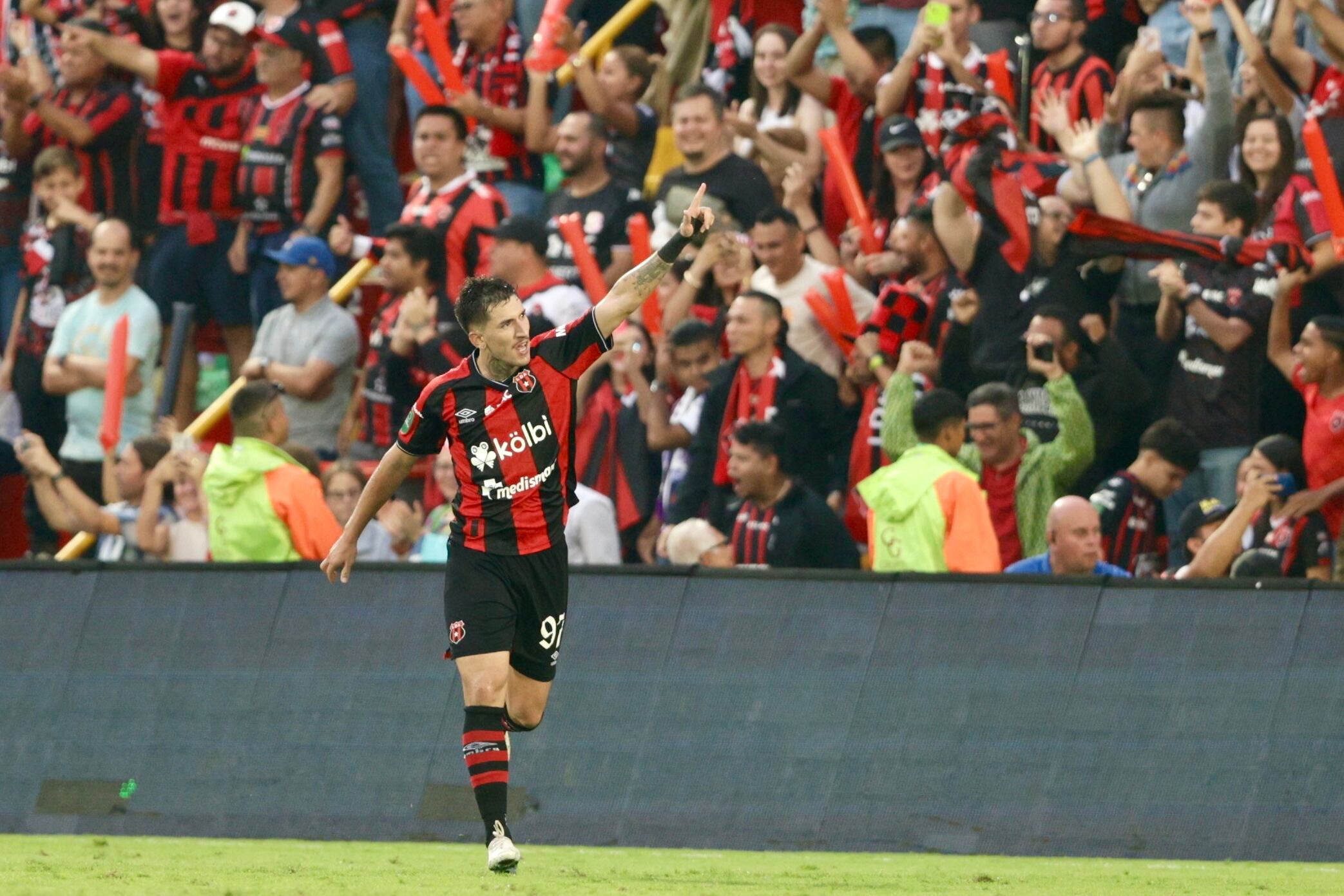 01/09/2024, Alajuela, Estadio Alejandro Morera Soto, partido de la jornada 8 del torneo de clausura 2024 entre la Liga Deportiva Alajuelense y el Deportivo Saprissa.