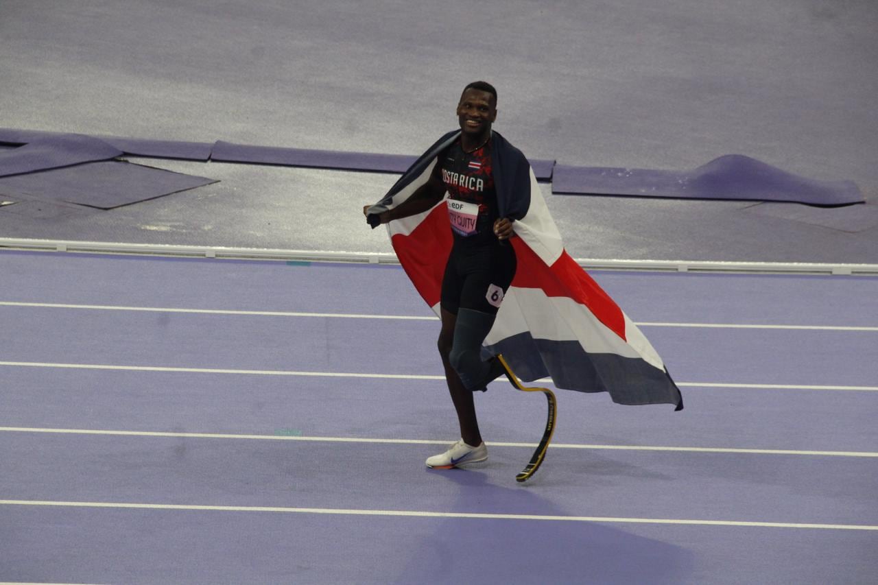 Sherman Guity se proclamó campeón de los 200 metros lisos en los Juegos Paralímpícos de París.