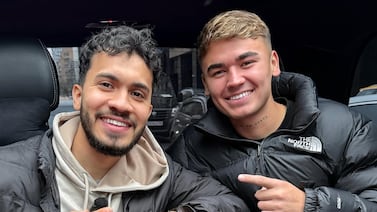 Araya Vlogs deja ver cómo fue el encuentro en Rusia con su salvador Manfred Ugalde