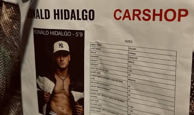 Rónald Hidalgo, bailarín costarricense que participó en el Super Bowl en el show de Bad Bunny.