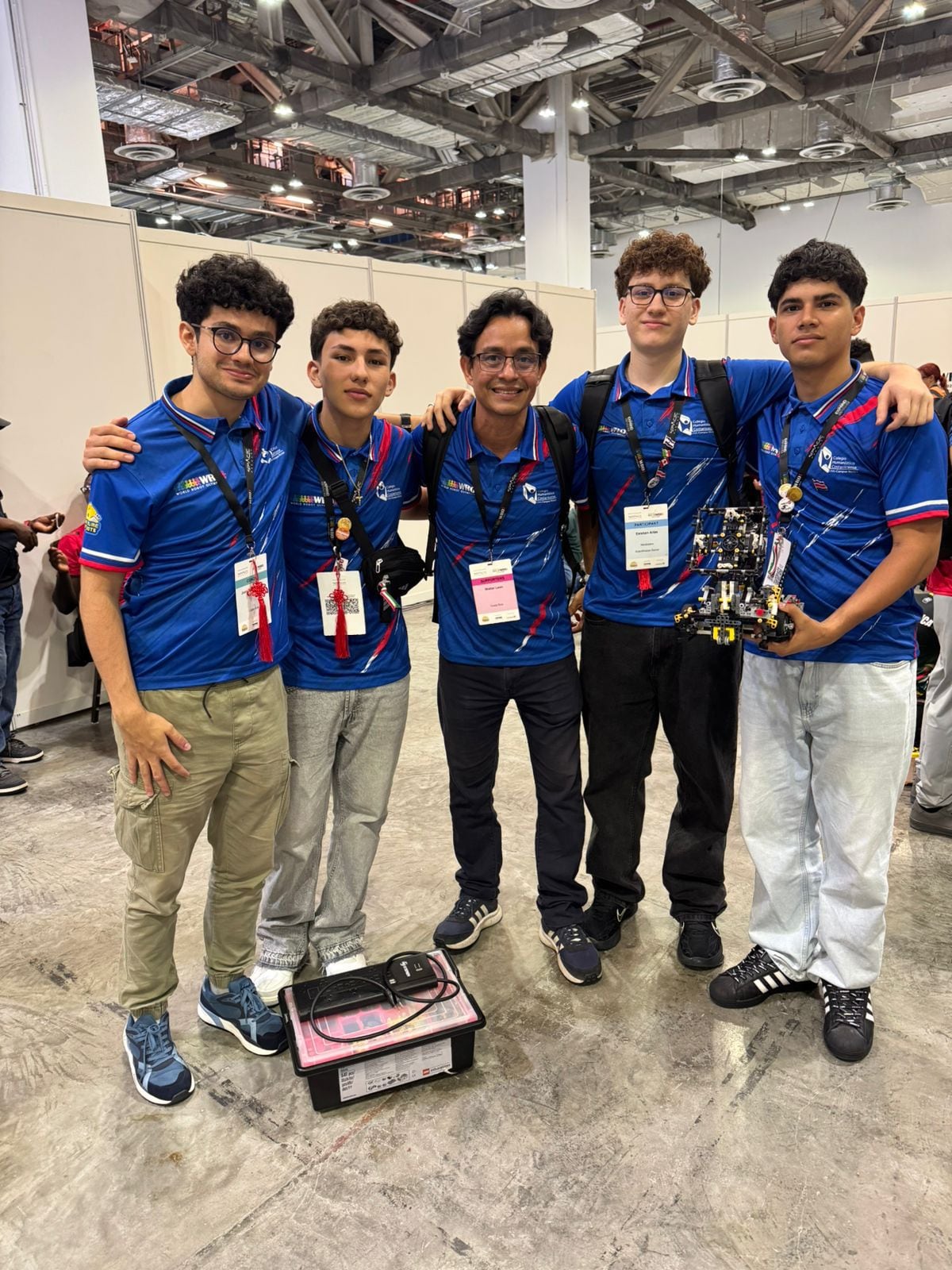 En el barrio La Gran Vía de Hojancha, Guanacaste, nació y creció Esteban Arias Corrales, un muchacho de 17 años que desde siempre ha llevado la mirada puesta en grandes objetivos. Esteban fue la segunda mejor nota en el examen de admisión 2025-2026 del TEC.