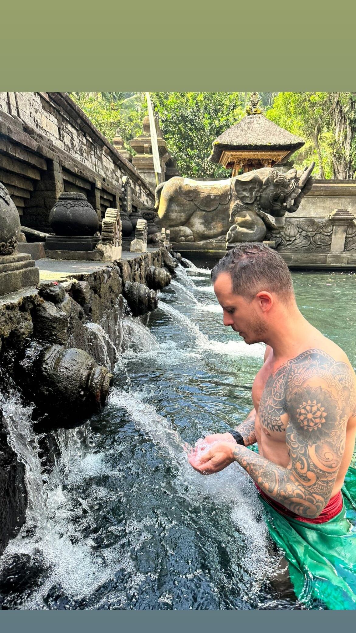 Daniel Vargas y Shirley Álvarez participaron en un ritual de purificación en Indonesia.