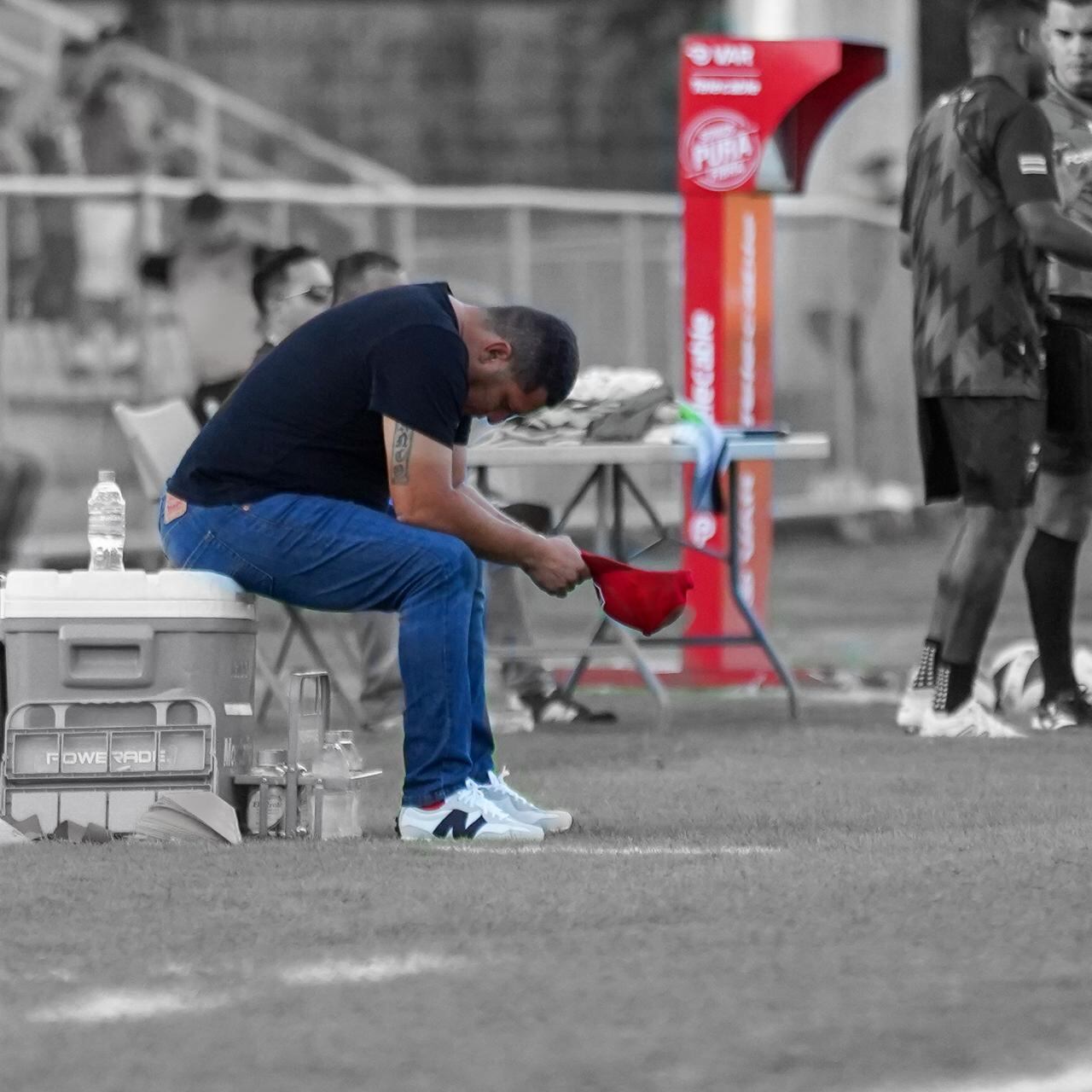 El Municipal Liberia no se quedó con las ganas e hizo una publicación cuestionando el no uso del VAR: “En conclusión: lo de color rojo no funciona en todo el partido. Te entendemos profe”. Facebook.