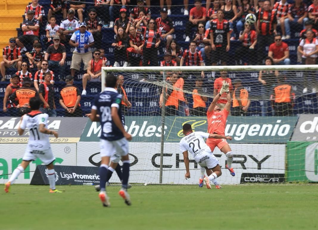 Cartaginés - Alajuelense, estadio Fello Meza