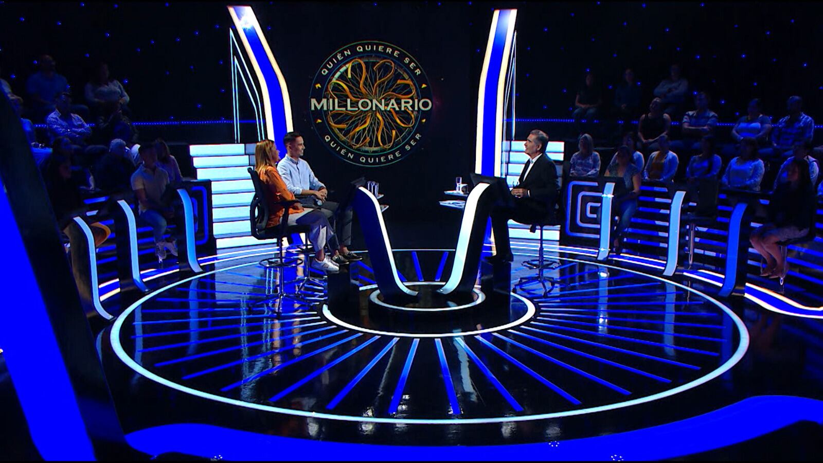 Programa ¿Quién quiere ser millonario? de martes 15 de agosto, especial Día de las madres, participaron Marvin Peraza y su madre Yolanda Morales. Teletica Formatos