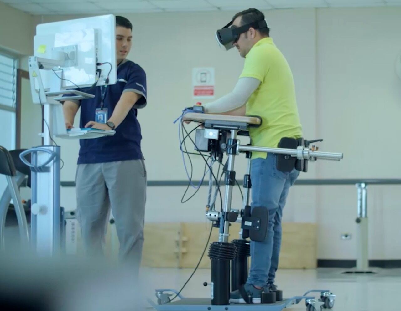 Robots, atienden en el hospital del Trauma