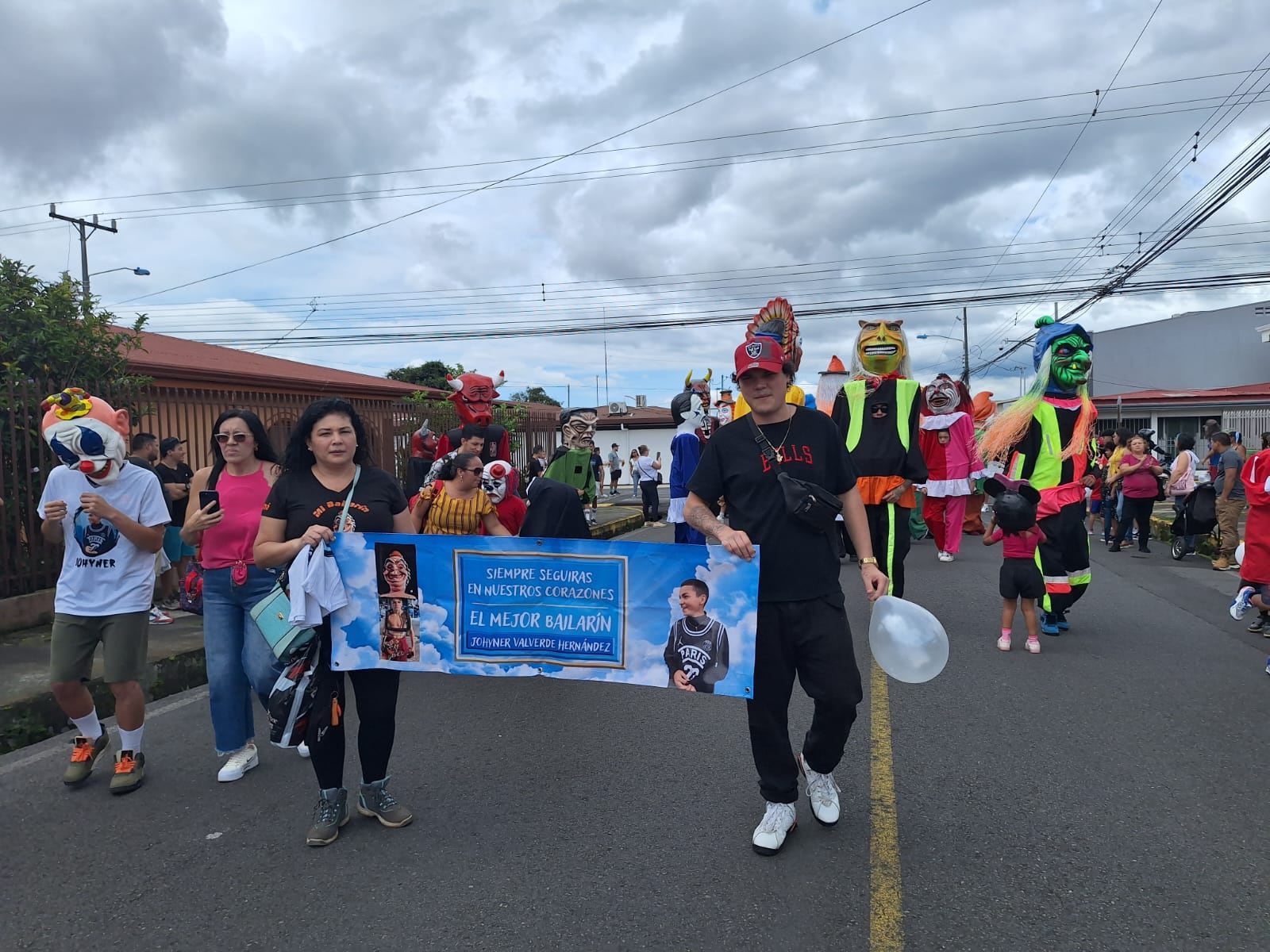 Familia de joven asesiando Ariel Arauz marchó para pedir justicia