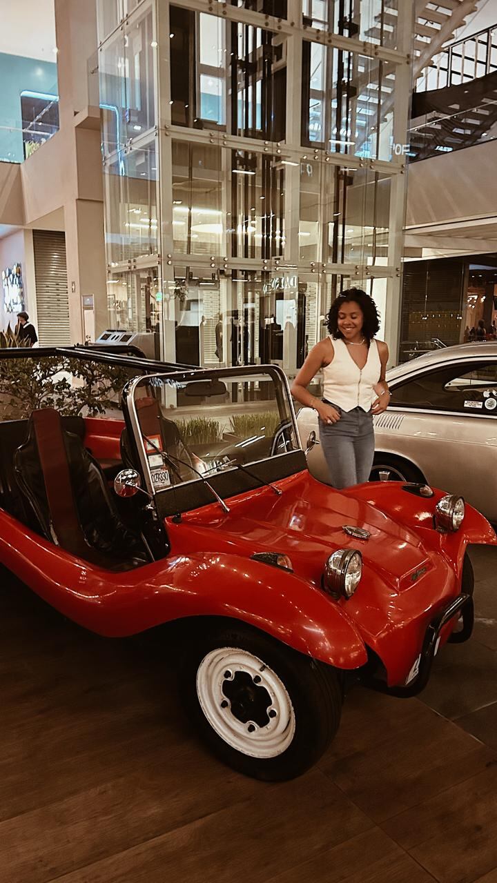 Dionela Cásares, buggy empty 1964, chuzo de la semana