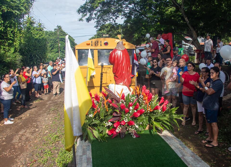 La tradicional pasada del Corazón de Jesús, que se realiza todos los años en Orotina se vivió el sábado 8 de junio del 2024