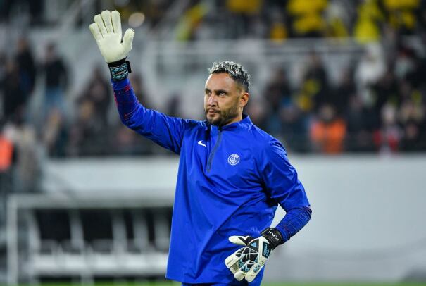 El portero tico Keylor Navas es titular en el juego de este lunes del PSG contra el Pays de Cassel. Twitter.