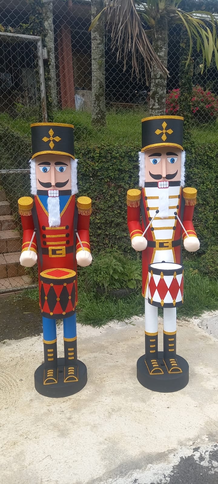 Doña Lorena Vásquez Pacheco y su esposo José Antonio Alfaro Cordero, viven en Rincón de Zaragoza en Palmares y ya tiene una fama muy bien ganada de ser de los mejores en el país que hace cascanueces