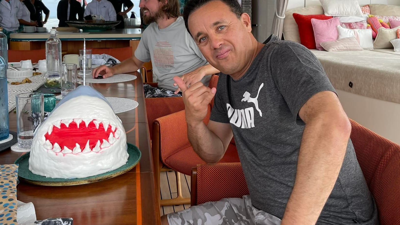 Mauricio Hoyos, uno de los científicos más reconocidos a nivel mundial en el estudio de tiburones, él fue atacado por un tiburón en isla del Coco. Foto: Tomada de redes sociales