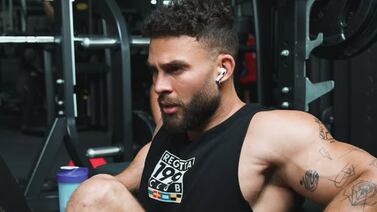 Jesse del Valle se graba en la ducha y el comentario de Mimi Ortiz da de qué hablar