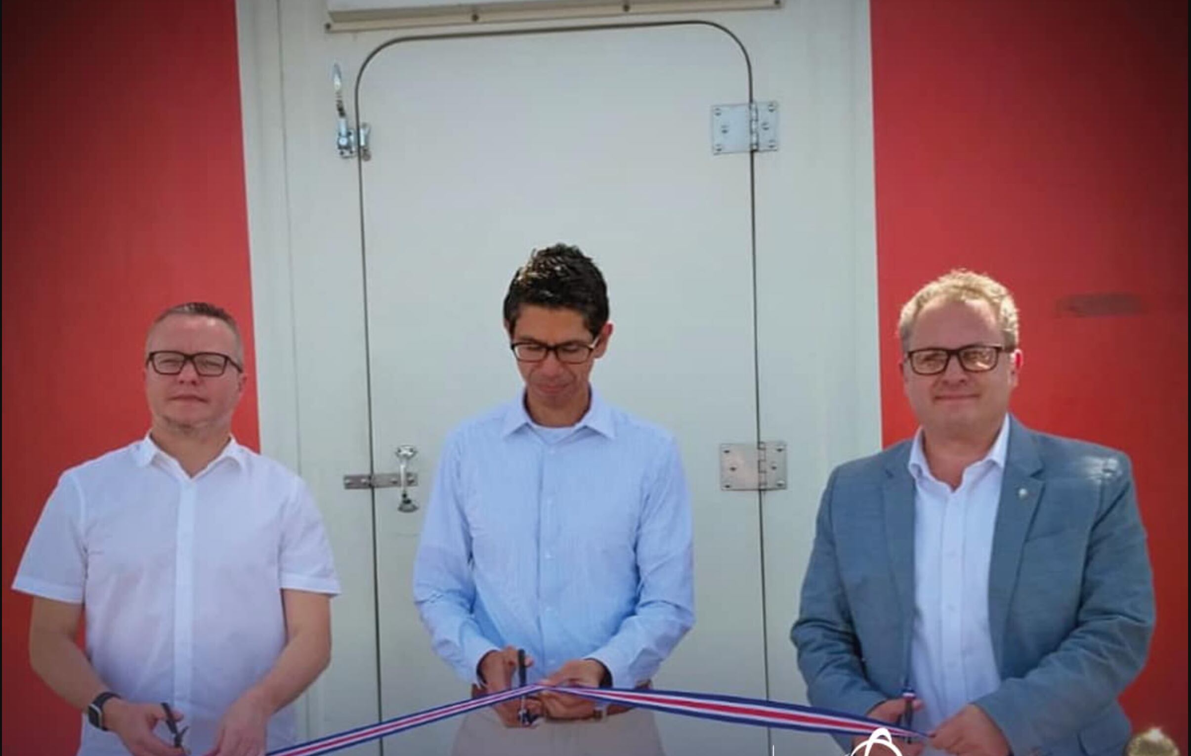 De izquierda a derecha, Fernando Naranjo Elizondo, Luis Amador Jiménez y Juan Carlos Trabanino Aguirre, director de la Corporación Centroamericana de Servicios de Navegación Aérea el 26 de enero de 2023 al inaugurar equipos de navegación en el Aeropuerto Daniel Oduber de Liberia. Fotografía: Cortesía.