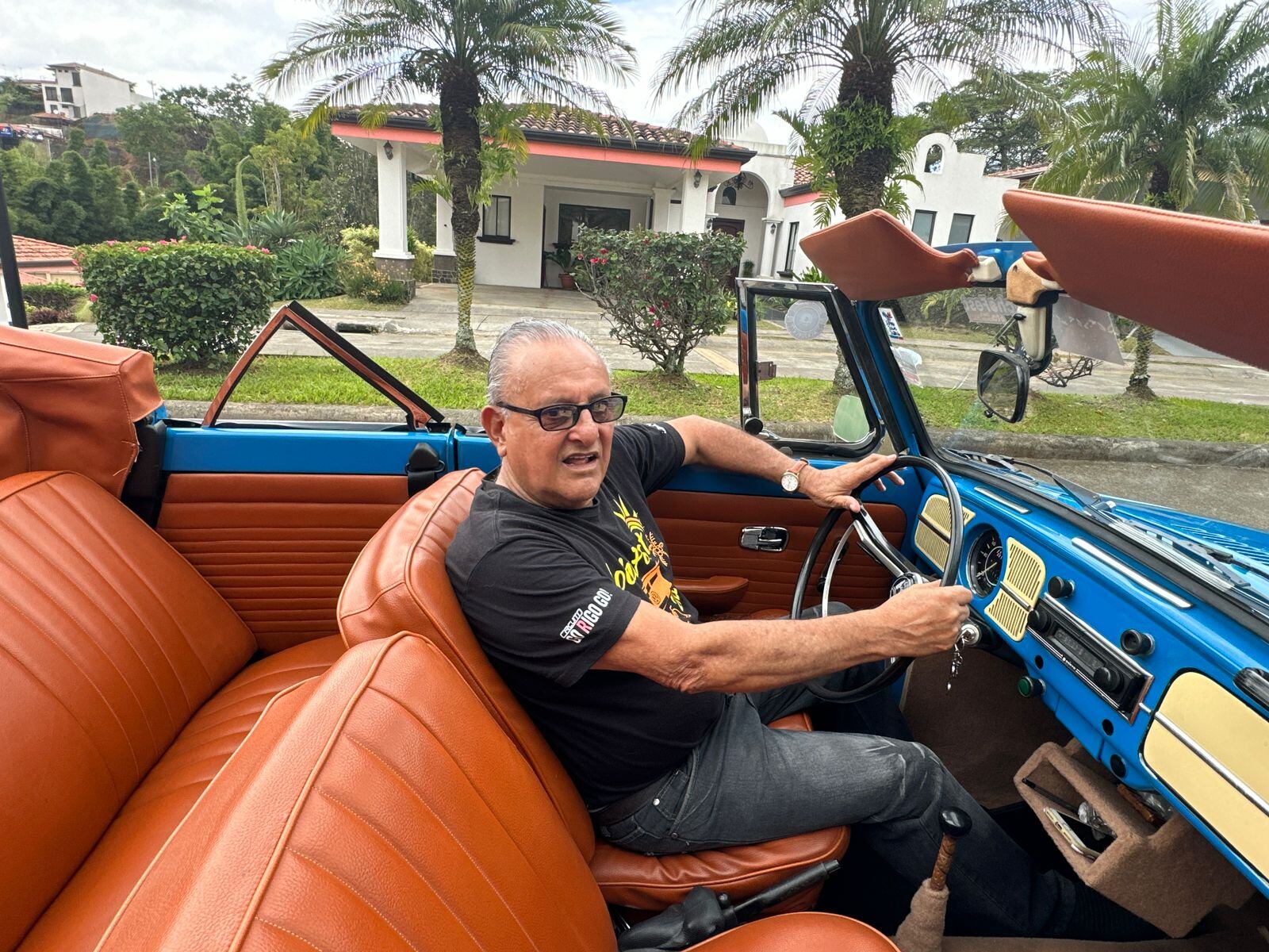 Volskwagen 1975 propiedad de Iván Villalobos Solorzano, vecino de Alajuela. Foto: Daniel Castro.