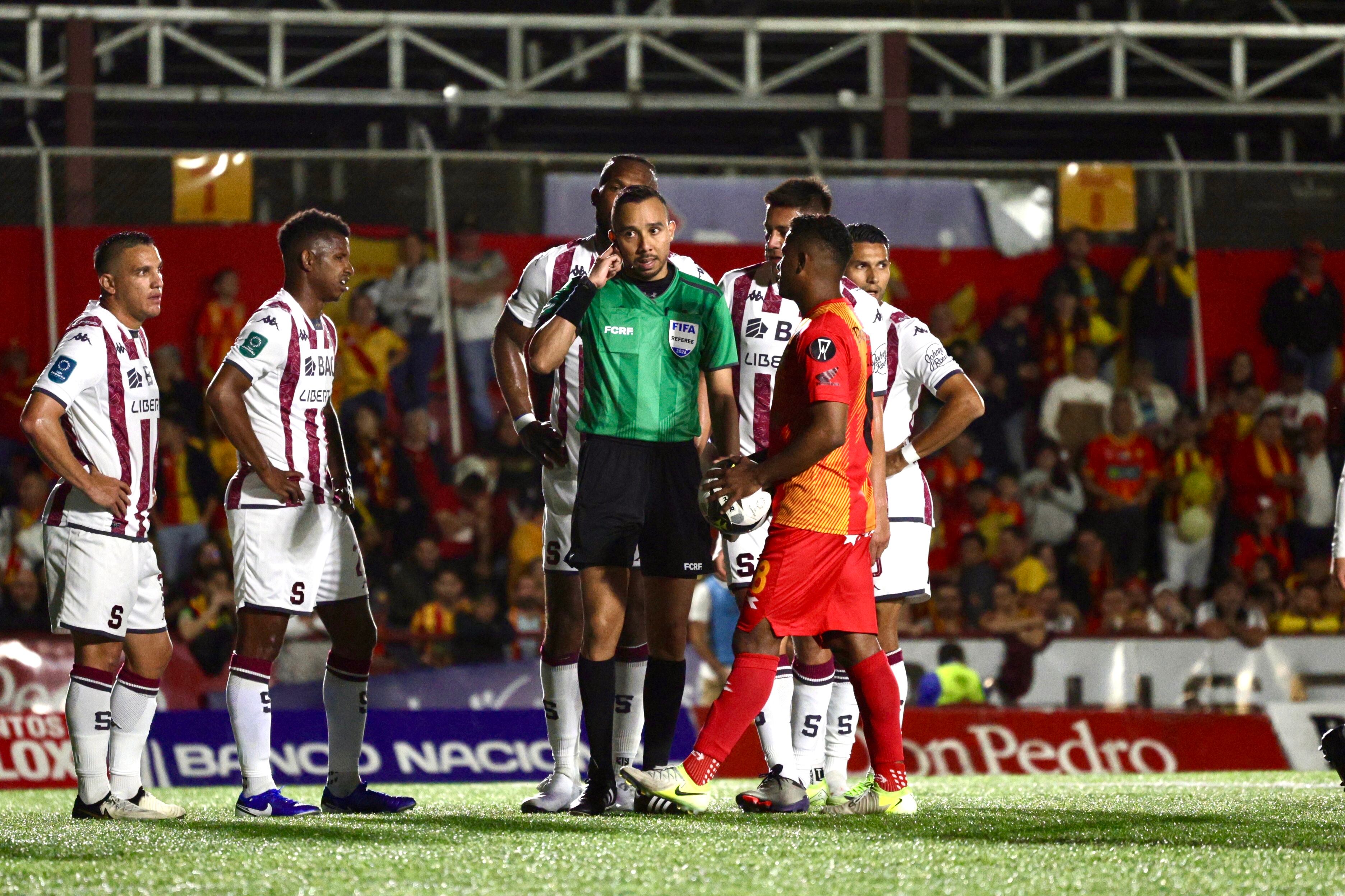 15/12/2024, Heredia, Barva, Estadio Carlos Alvarado, partido de ida de la final de segunda fase, del torneo de apertura 2024, entre el Club Sport Herediano y el Deportivo Saprissa.