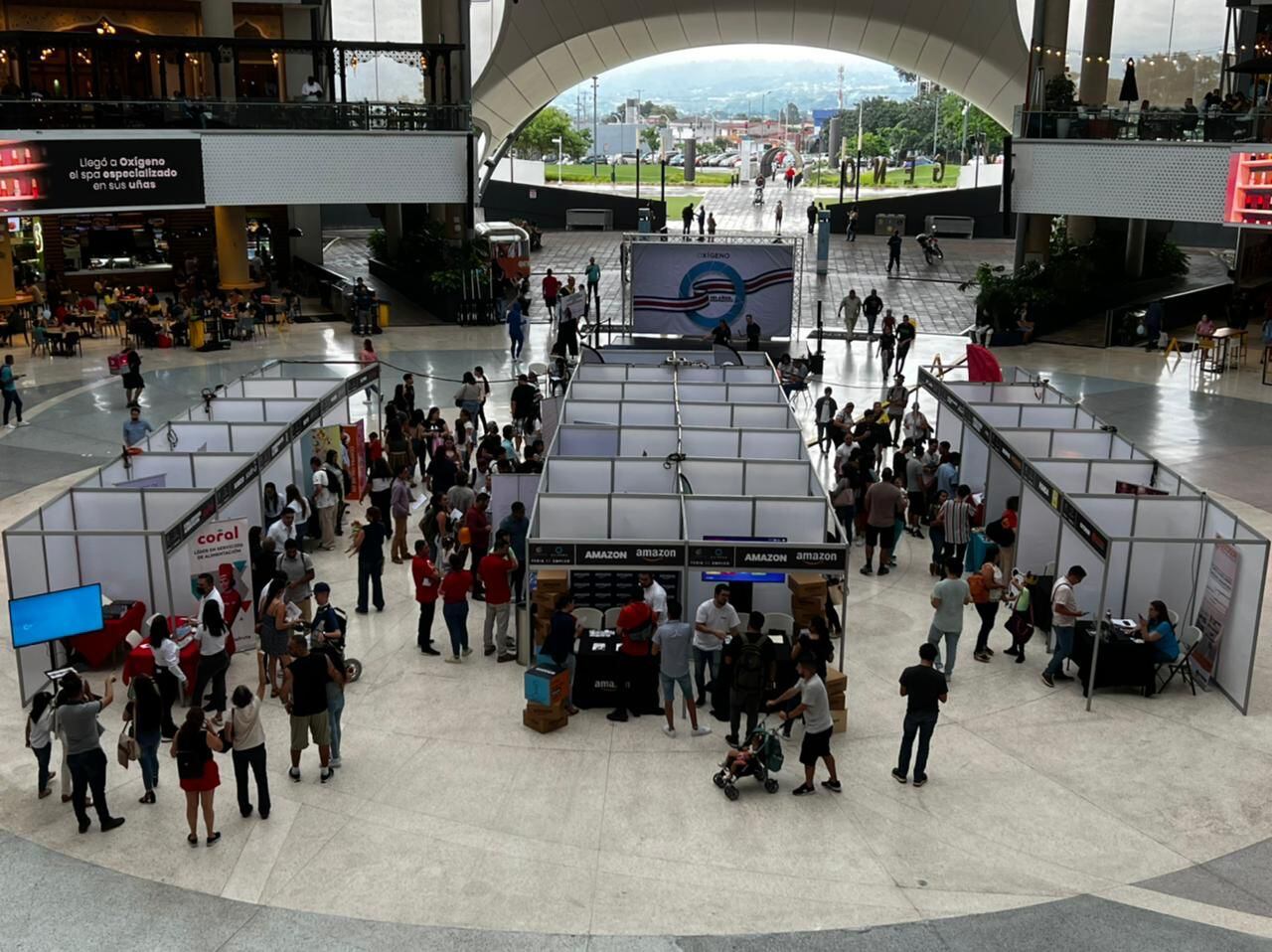 En el centro comercial Oxígeno en Heredia recibirá a todas los interesados en participar en la nueva edición de su exitosa feria de empleo, organizada de la mano de la municipalidad de Heredia, que tendrá 800 puestos de trabajo disponibles
