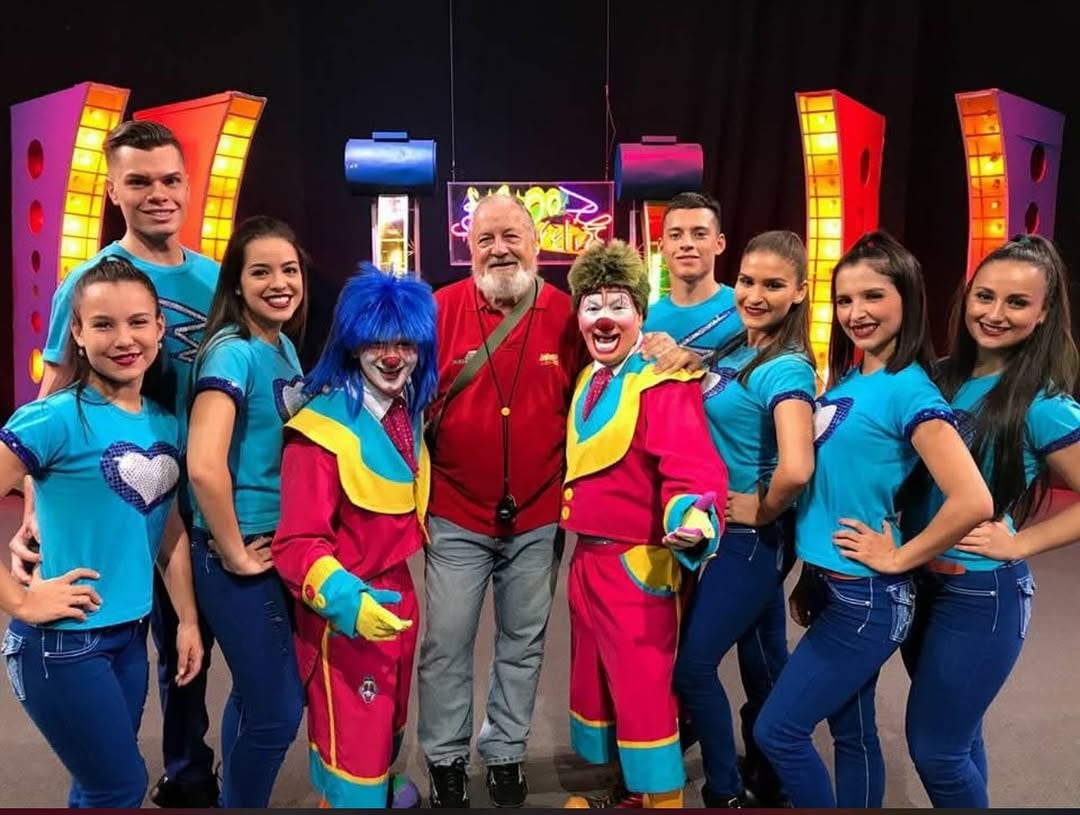 Los Pirulos dejaron de lado sus payasadas y risas para despedir a Nelson Hoffmann, quien los apoyó más de una vez llevándolos a su programa Sábado feliz.