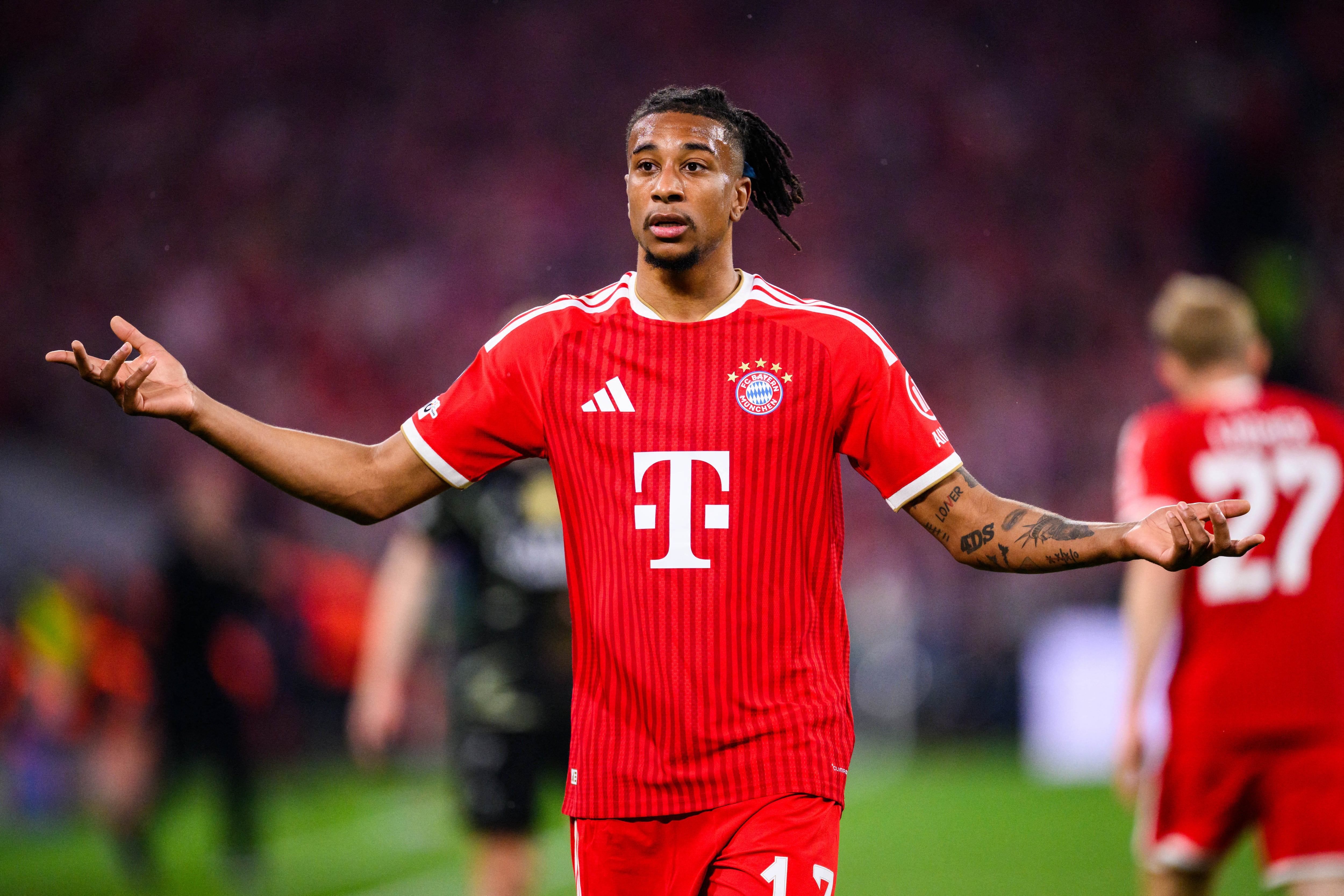 6 de mayo de 2026, Baviera, Múnich: Fútbol masculino. Liga de Campeones de la UEFA. Bayern de Múnich vs. París Saint-Germain. Fase eliminatoria, semifinal, partido de vuelta, Allianz Arena. Michael Olise (Bayern de Múnich) hace un gesto durante el encuentro. Foto: Tom Weller/dpa (Foto: Tom Weller / dpa Picture-Alliance vía AFP).
