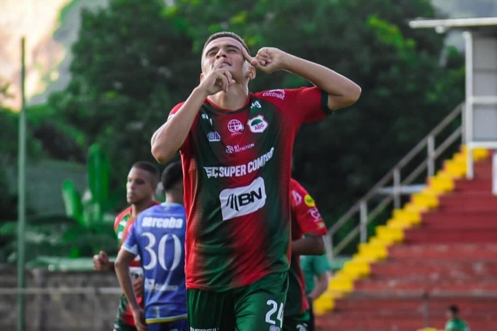 José Ugalde marcó el segundo gol de Guanacasteca contra Jicaral, el que forzó a los penales en este duelo del Torneo de Copa.
