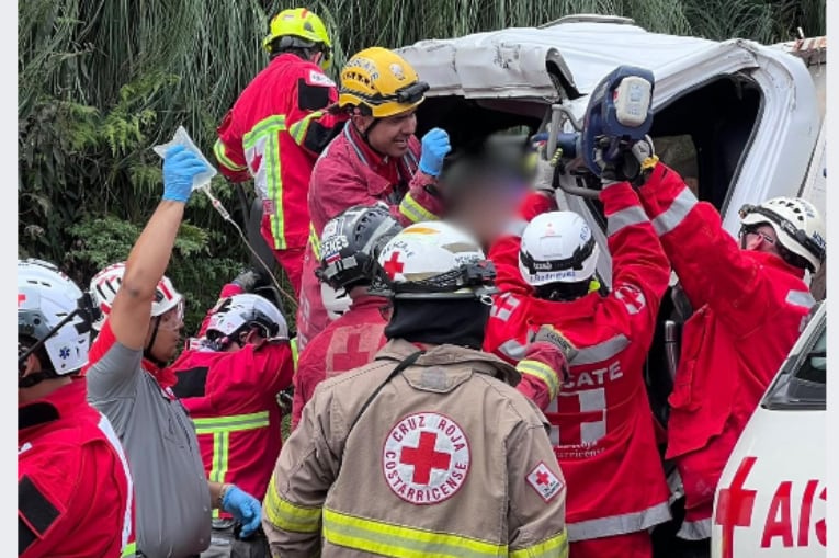 Dos personas resultaron heridas de gravedad en un accidente en la Ruta 32
