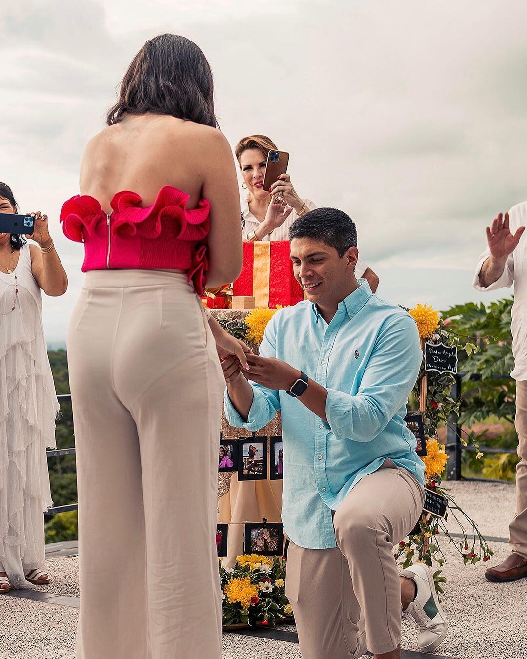 Viviana Echandi y su hijja Bárbara Echandi que se comprometió con Fernando Rodas.