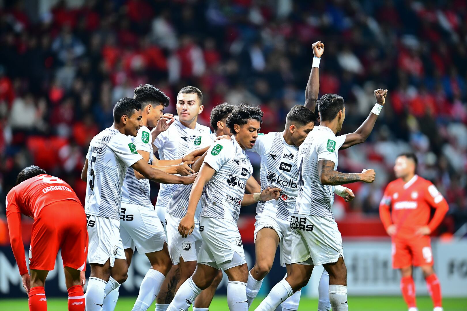 Herediano
Toluca de México
Herediano elimina al Toluca de la Concacaf liga de Campeones
13 de febrero del 2024
Cortesía: Concacaf.com