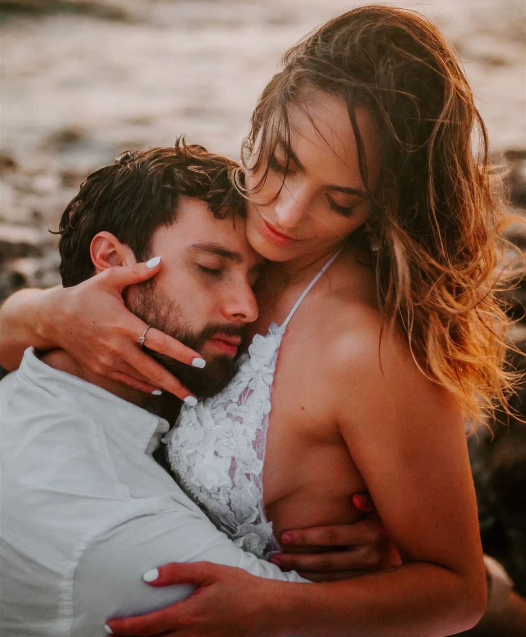 El periodista Jorge Vindas y su pareja Fiorella Mora se casarán este 21 de abril.