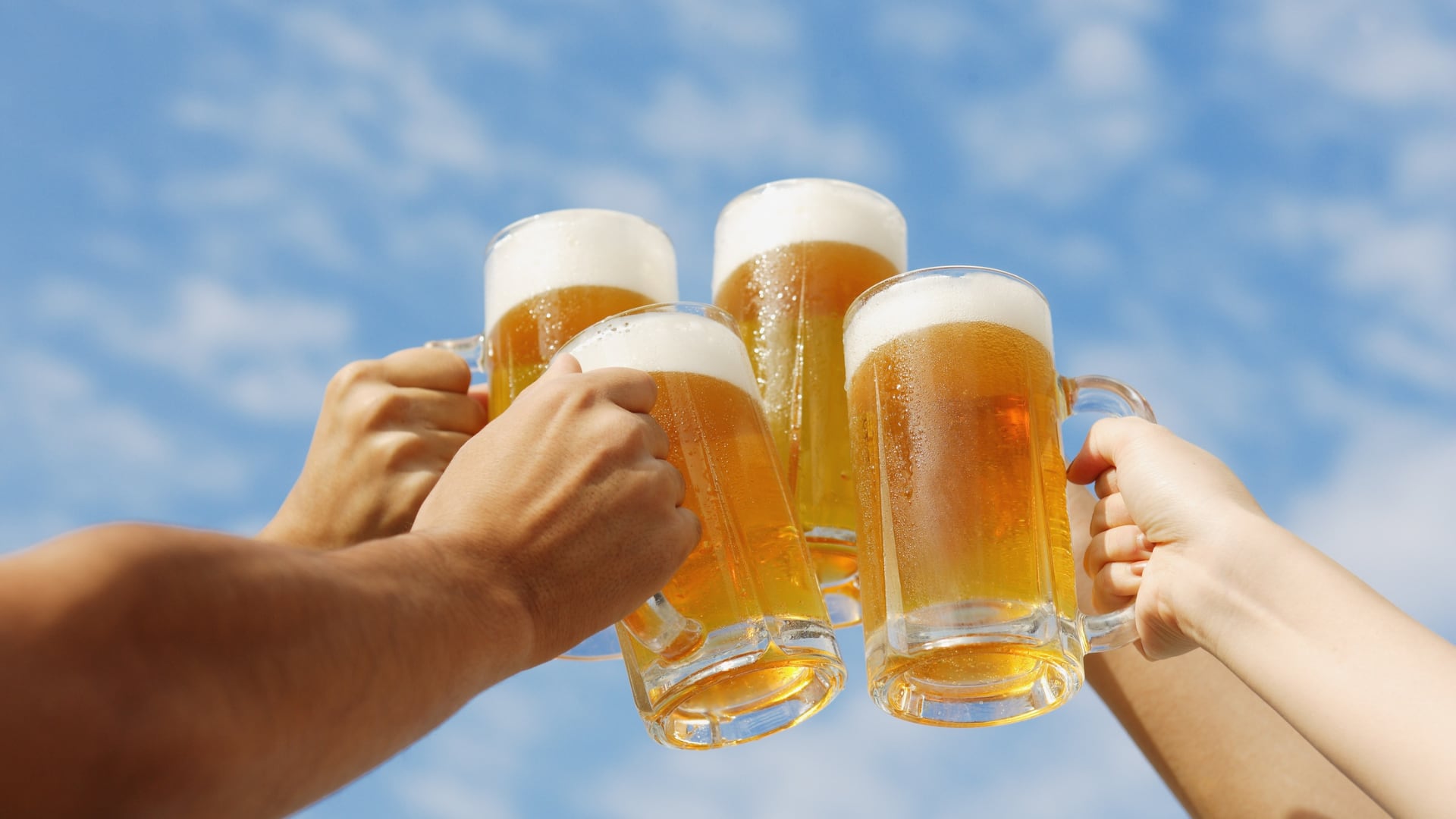 La cerveza con función vacunal creada en una cocina abrió un intenso debate internacional sobre ética, regulación y riesgos científicos.