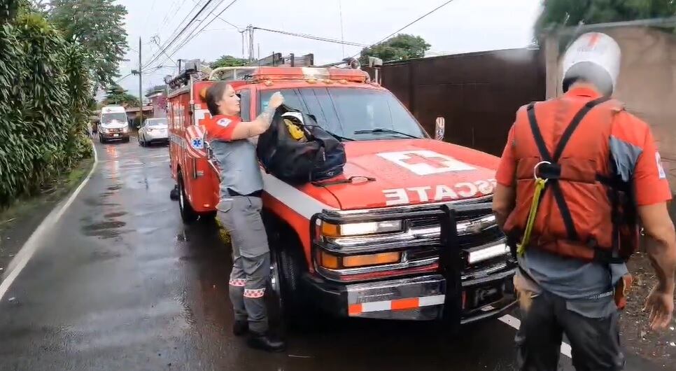 El joven salió del río a unos 150 metros de donde se le había visto por última vez. Foto Cruz Roja.