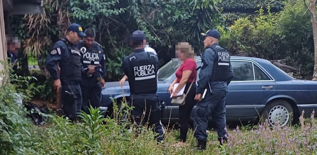 Una mujer y sus dos hijos estuvieron cautivos en una casa durante dos años
