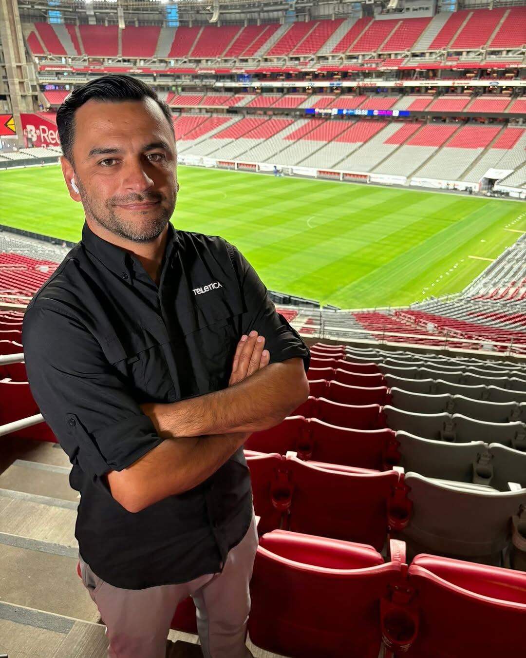 Aunque mantiene un silencio sepulcral sobre su salida de Teletica el 31 de marzo pasado, el periodista Felipe Castro sí recurrió a las redes sociales para opinar sobre el despido de Alexandre Guimaraes de Liga Deportiva Alajuelense.