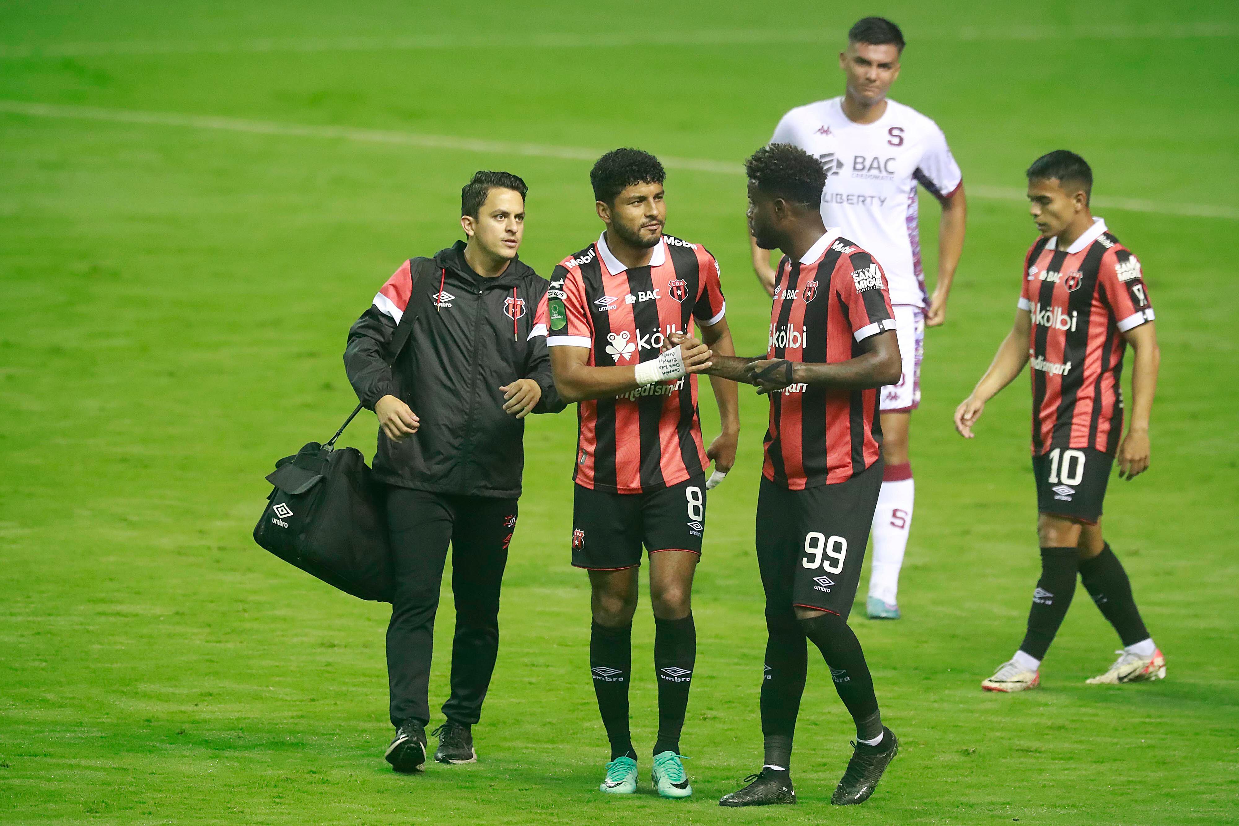 18/11/2023     Estadio Nacional, La Sabana. La Liga Deportiva Alajuelense y el Deportivo Saprissa se enfrentaron este sábado en una nueva edición del Clásico Nacional. Se dio en la final del Torneo de Copa, a estadio casi lleno, con la presencia de las dos aficiones más grandes del país.