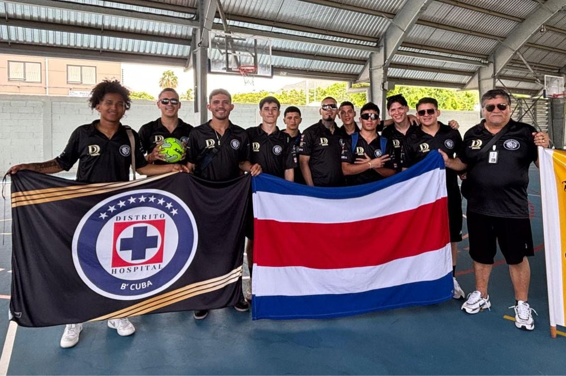 Barrio Cuba, equipo que representa a Costa Rica en un torneo de fútbol salón. Cortesía.