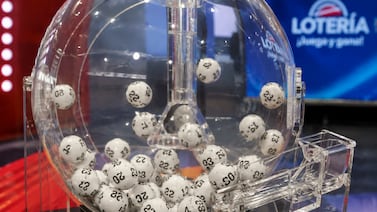 IA eligió este número y serie de la suerte para Chances de este martes con un acumulado millonario