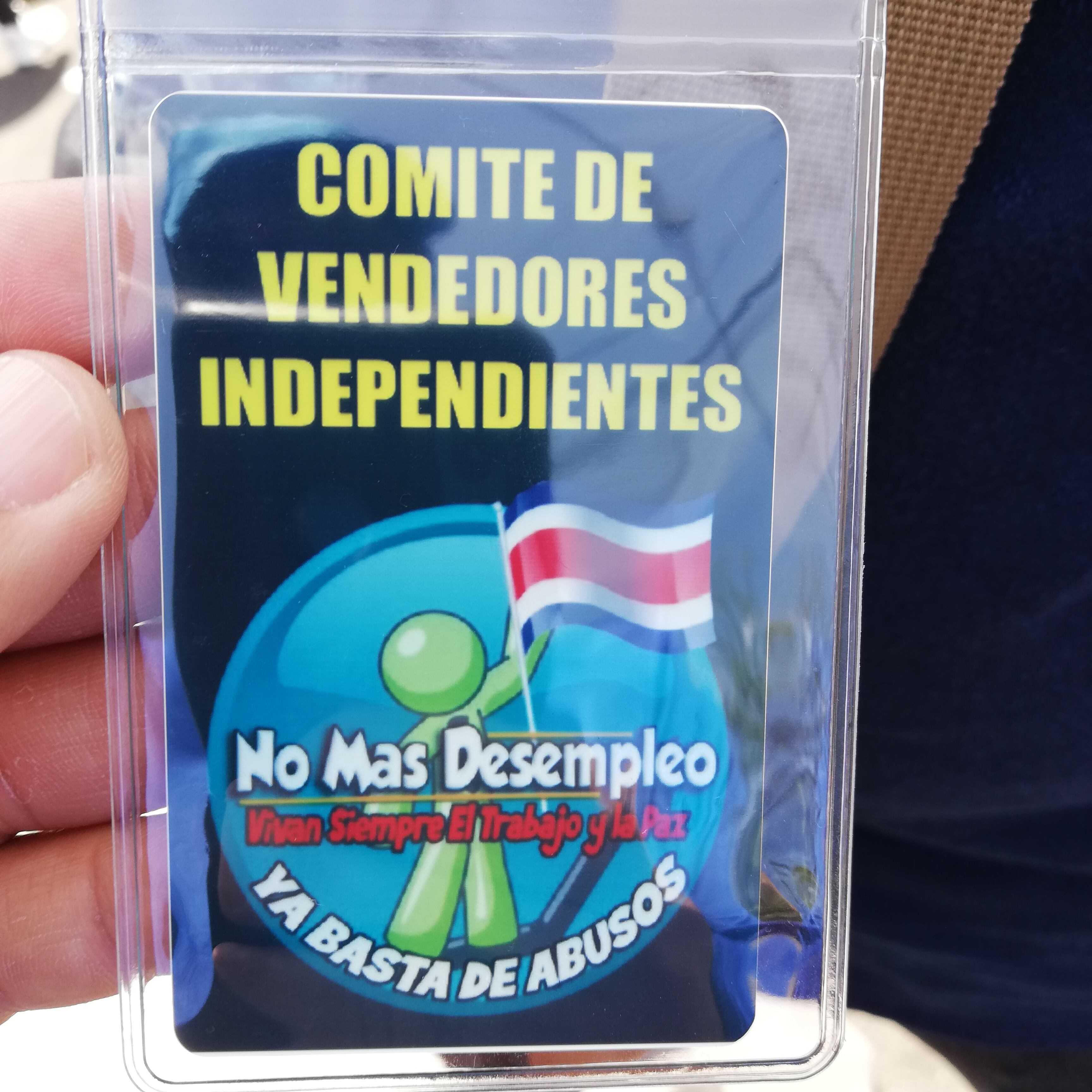 Los vendedores de tiempos no autorizados por la Junta de Protección Social (JPS) se manifestaron este 11 de marzo con una marcha en la cual confirmaron: “queremos ser legales, pagar impuestos y cotizar para la Caja”.