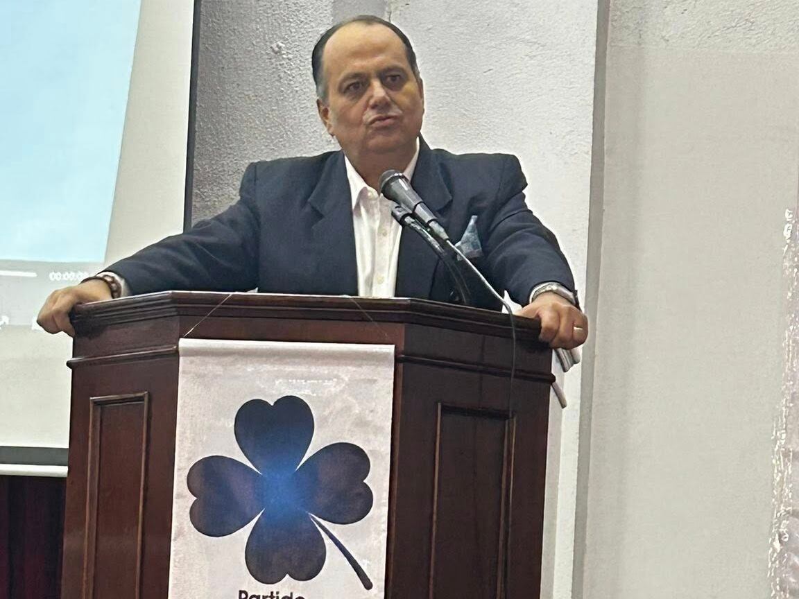 Claudio Alpízar es candidato a la presidencia con el Partido Esperanza Nacional.