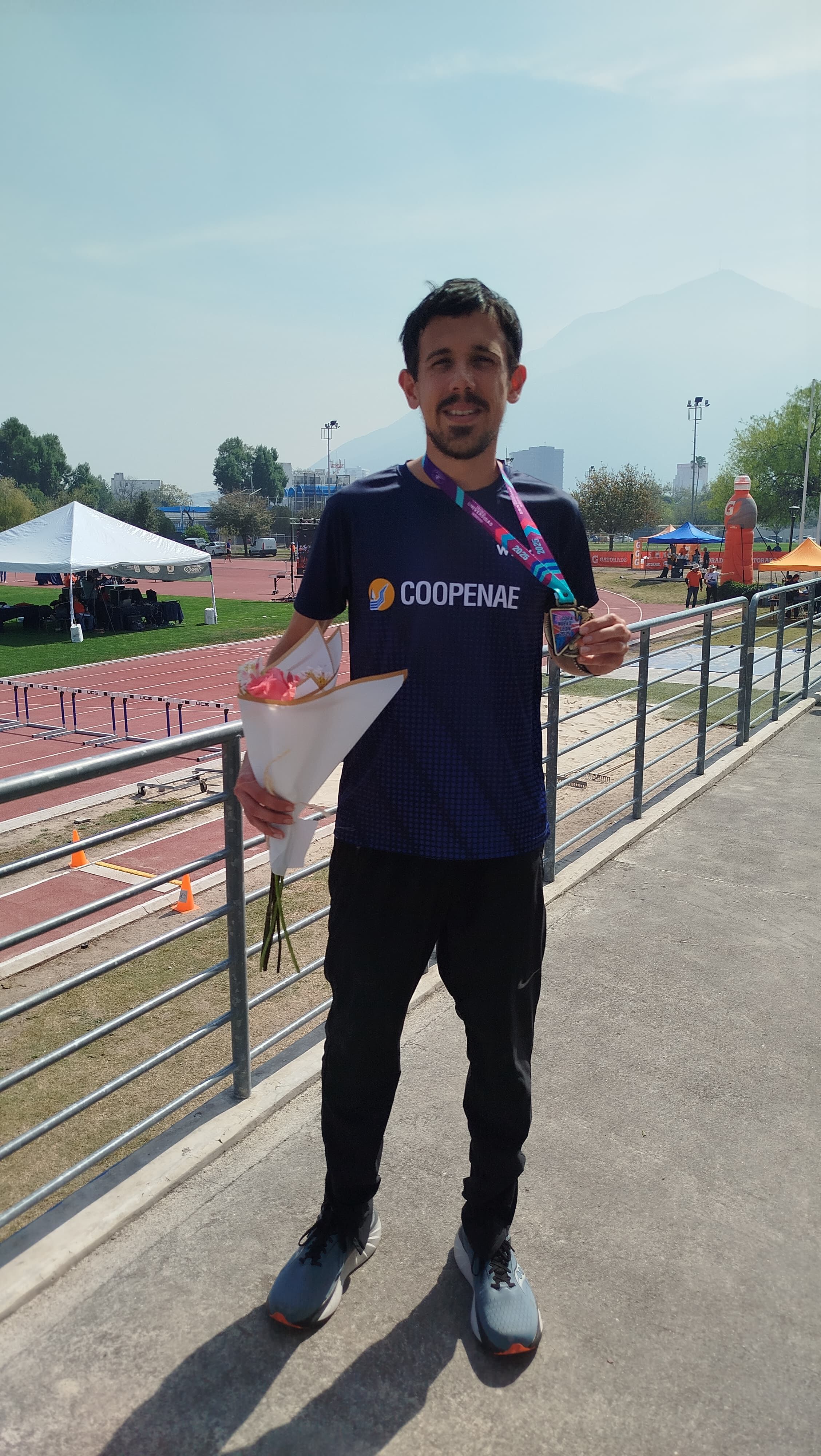 El tico Daniel Johanning ganó la prueba de los 10 mil metros de la edición 57 de la Copa Nuevo León, que se disputó en México. Prensa Atletismo Coopenae.