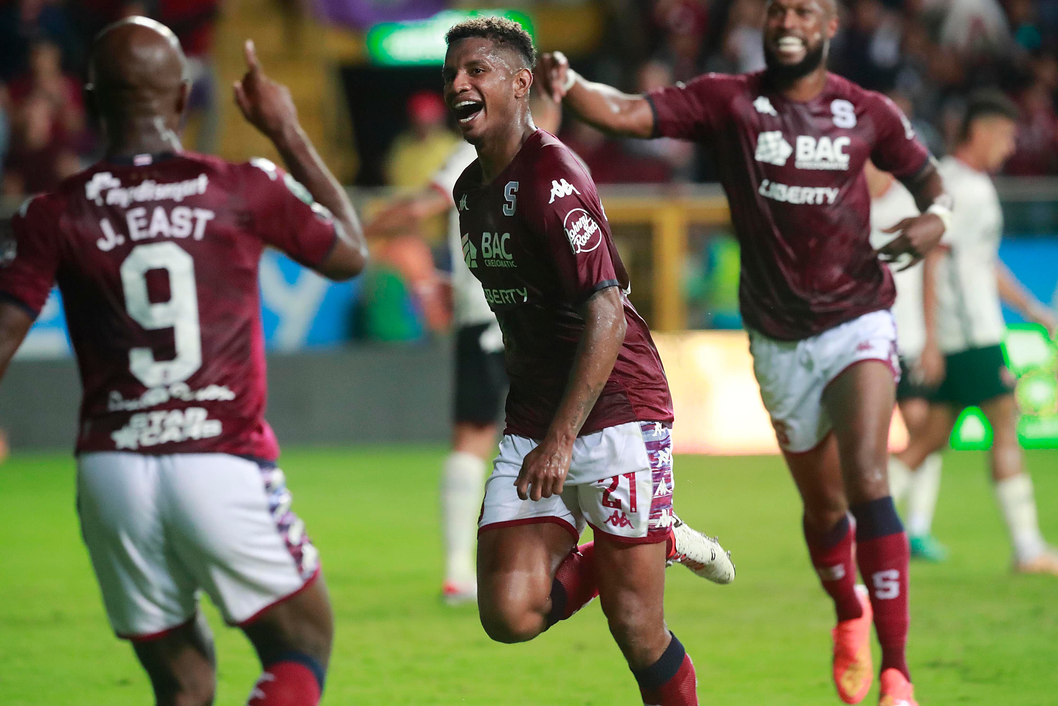 04/11/2023 Estadio Ricardo Saprissa, Tibás. El Deportivo Saprissa recibió a la Liga Deportiva Alajuelense, en una nueva versión del Clásico Nacional en partido de la jornada 18, Torneo de Apertura, Liga Promérica 2023.