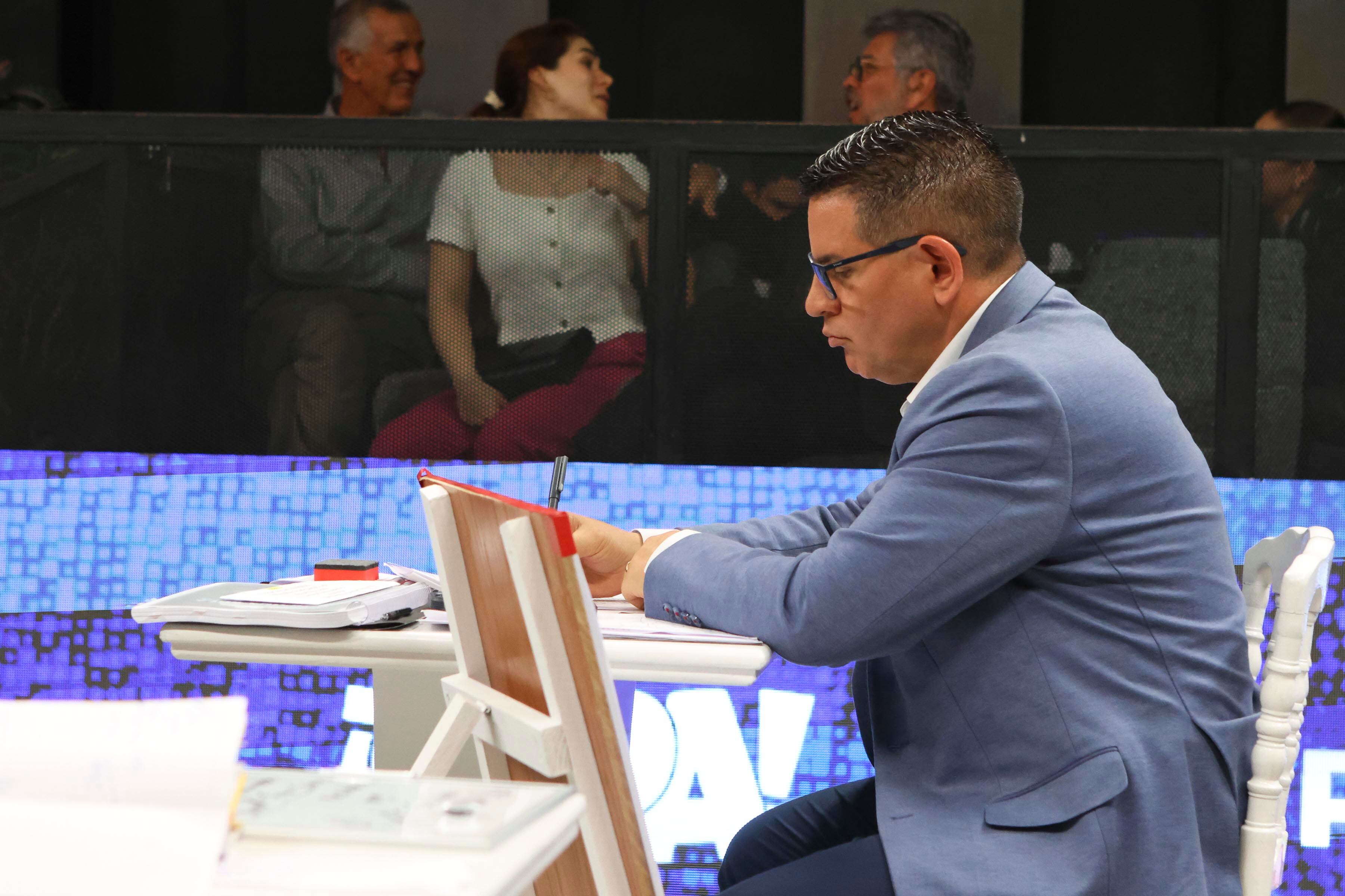 Debate Se Busca Presidente