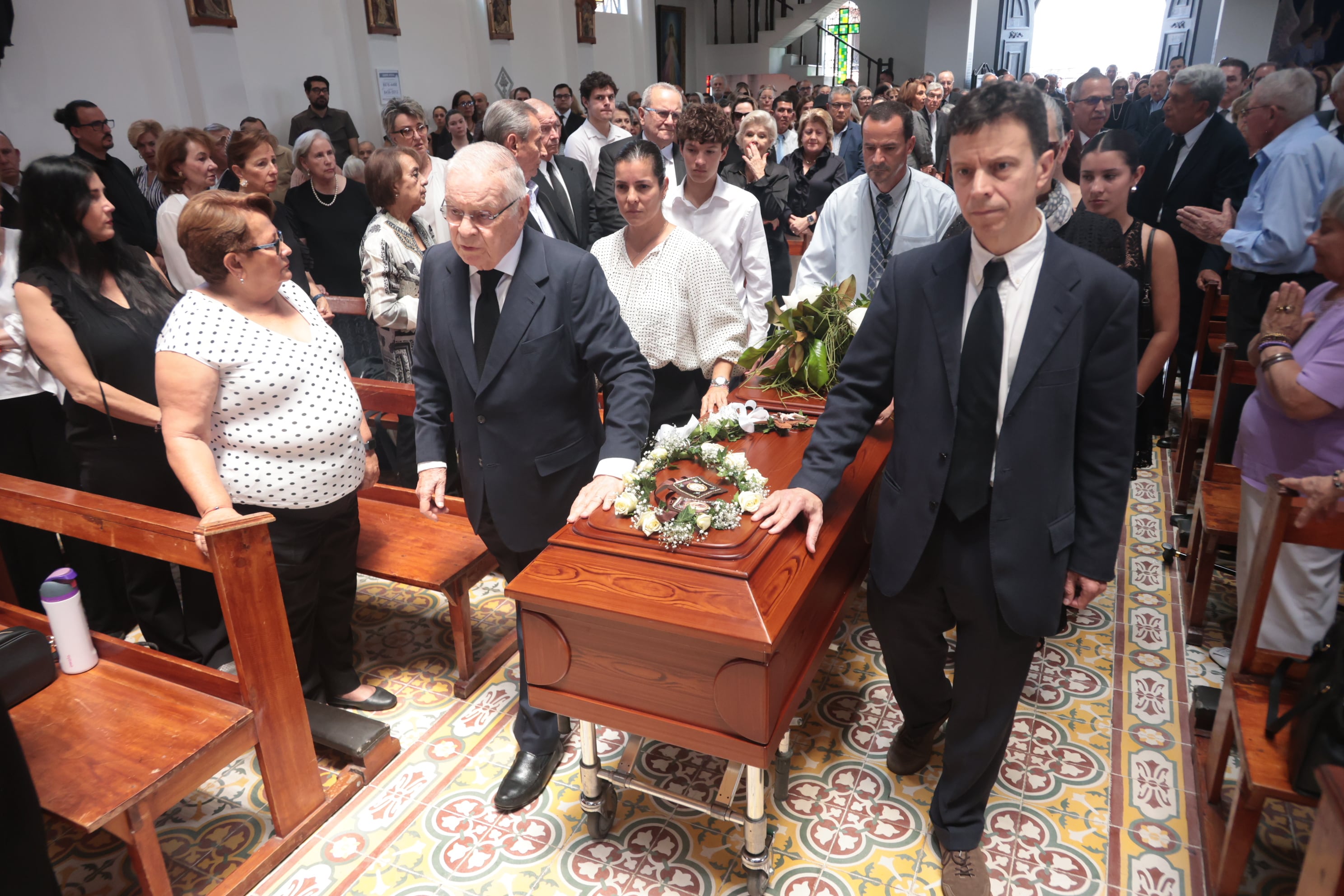 18/03/2026/ Funeral de Lorena Clare en la parroquia de San Rafael de Escazú / Foto John Durán