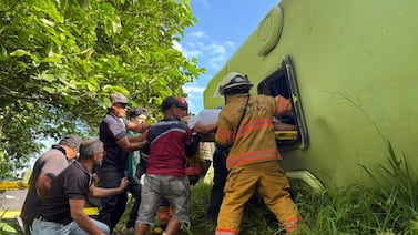 Segunda mujer muere tras vuelco de autobús en Sarapiquí