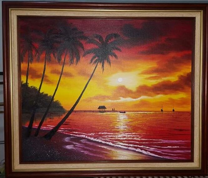 Minerva Hernández dona cuadros a fundaciones que ayudan a perros. Salvó la vida de Mila.