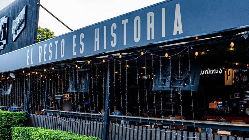 Un hombre de apellidos González Santamaría, de 44 años, fallecido en el triple homicidio en Howard’s Cantina, es la víctima inocente de este violento hecho. Foto: Tomada de FB Howard’s