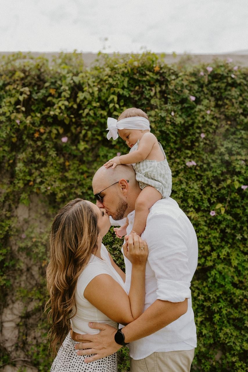 Tracy Calvo le propuso, en junio del 2020, matrimonio a su esposo, Fabricio Gamboa, mientras él estaba internado por cáncer en el Calderón Guardia, él falleció y ella entre 2025 y 2026 escribió un libro con la historia que vivieron juntos. "Amé hasta el cielo", es el título.