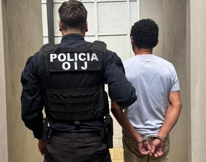 Un hombre fue detenido por tirar piedras contra una casa