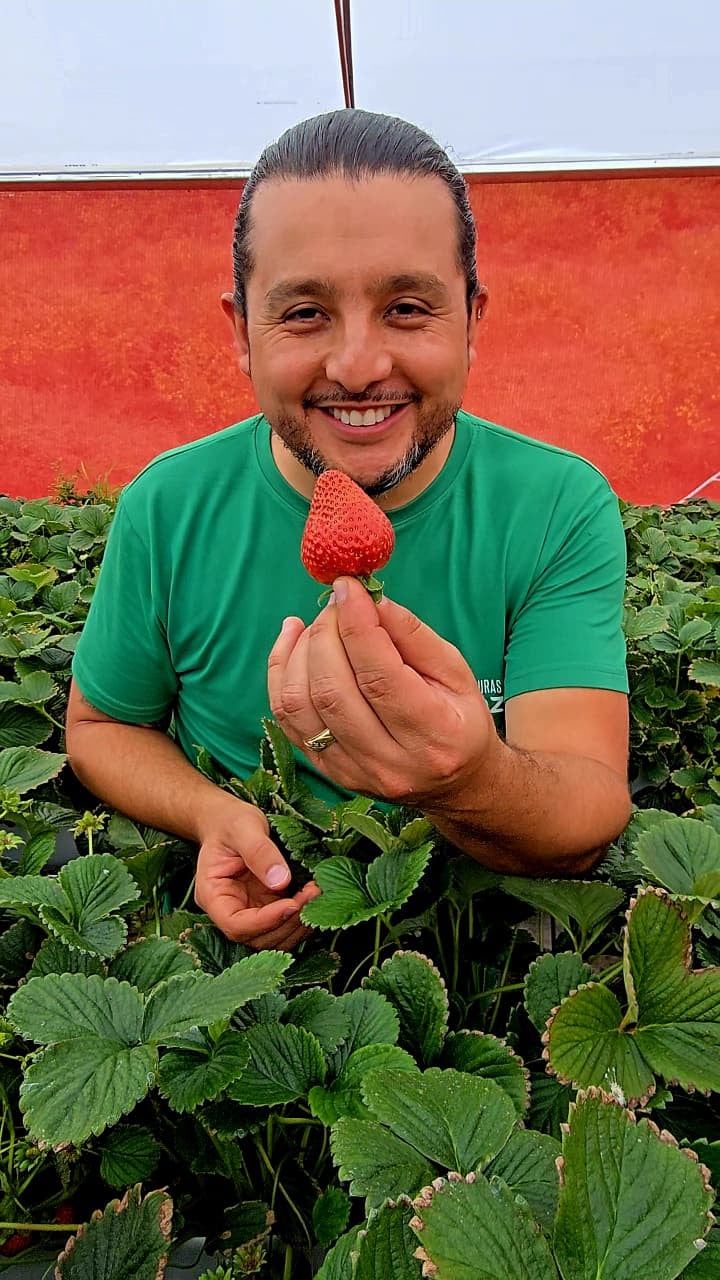 Luis Diego Salazar es un agricultor y ahora también influencer