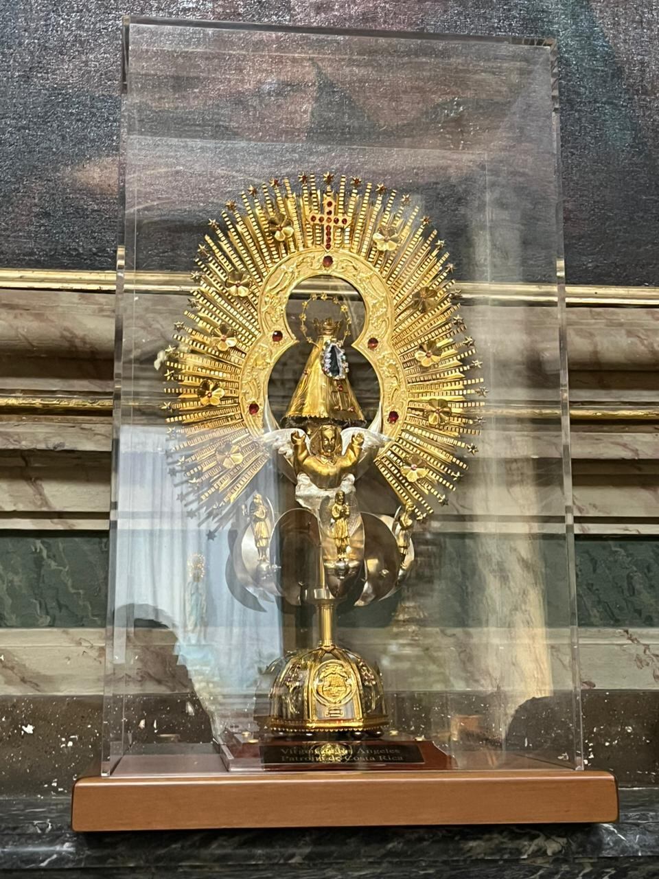 La parroquia pontificia de Santa Ana.